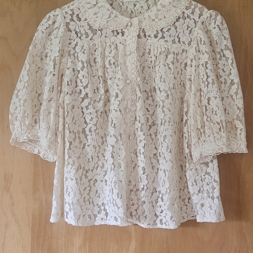 Doen Cream Floral Lace Puff-Sleeve Blouse - Picture 1 of 3
